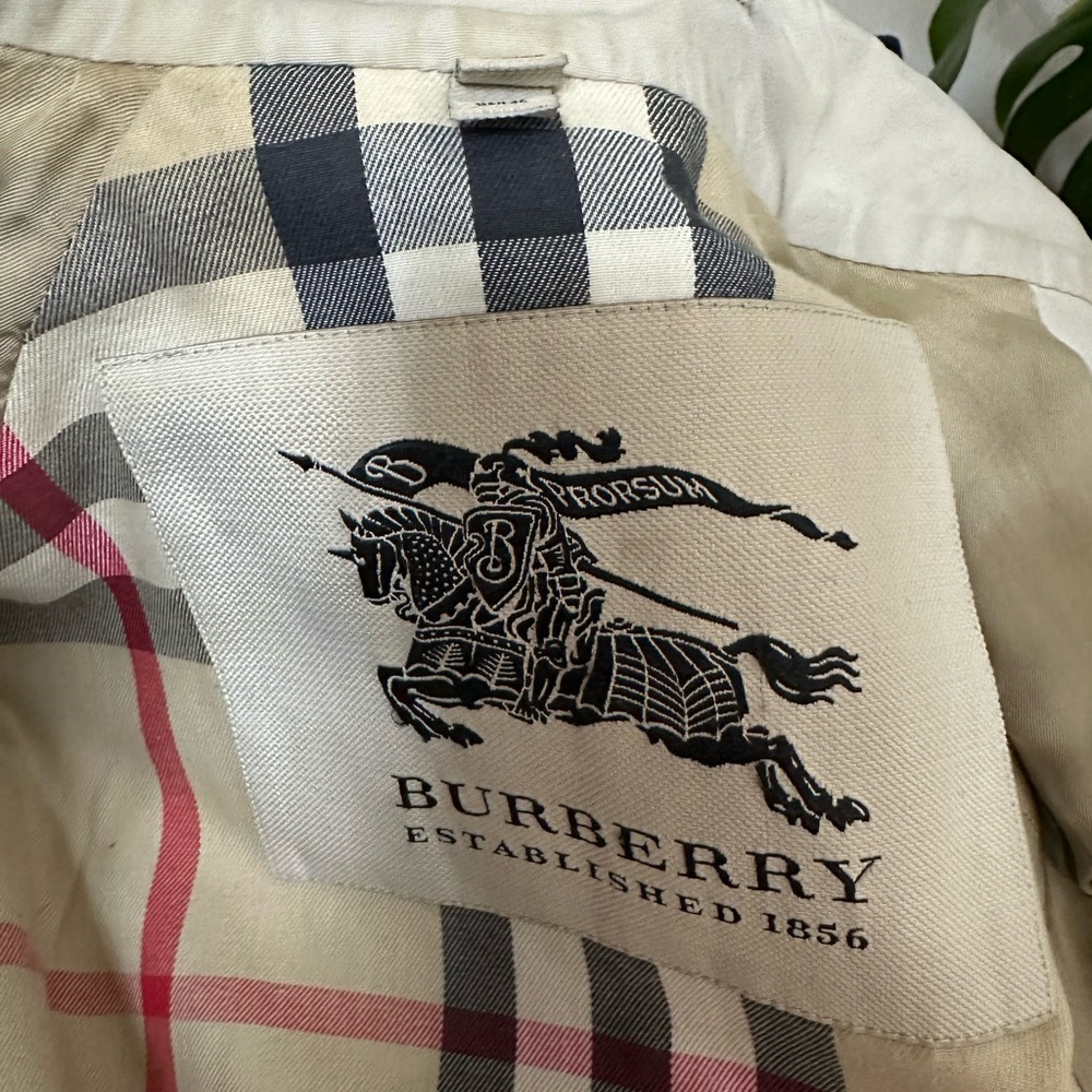 Burberry short trench coat - Picture 8 of 11